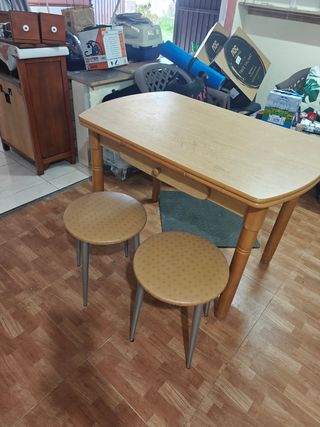 Mesa de cocina con 4 sillas