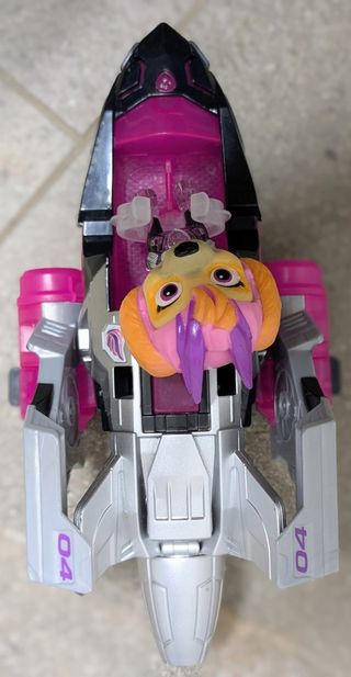 Figura Skye con Avión de Juguete