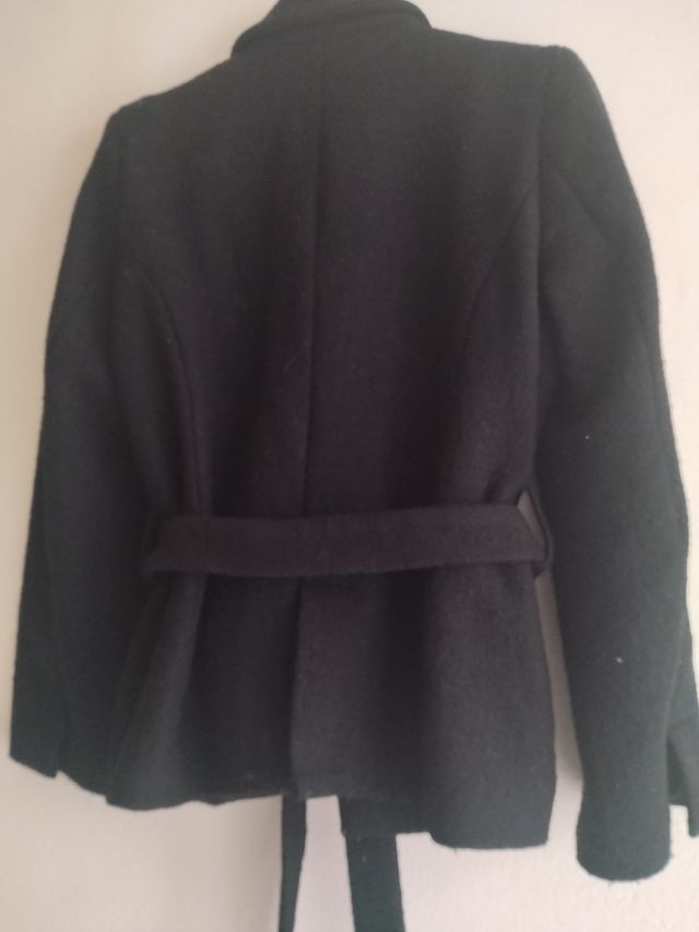 Chaquetón Negro con Cinturón