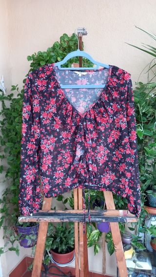 Blusa floral/Blusa-camiseta manga. El Corte inglés