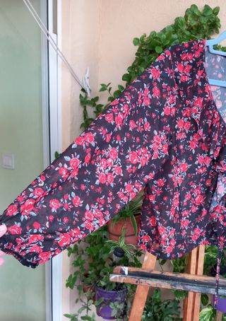 Blusa floral/Blusa-camiseta manga. El Corte inglés