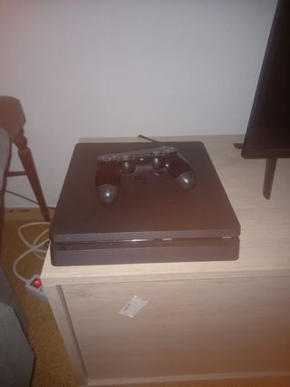 PS4 Slim 1TB 11.00 solo presencial