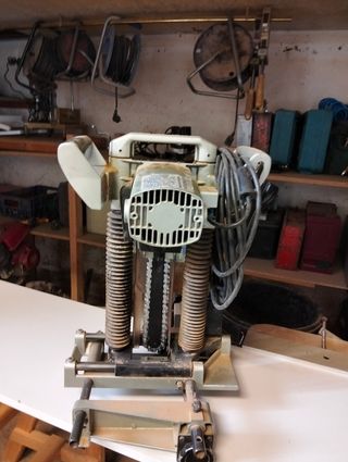 Taladro de Cadena Ryobi. Con 4 cadenas de repuesto