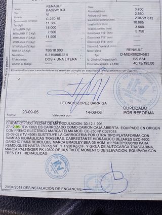 Camión Renault G270 porta máquinaria y grua