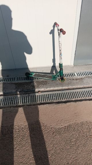 Patinete verde y blanco