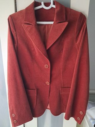 Chaqueta de pana roja