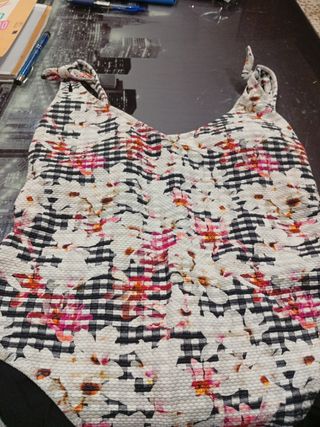 Bañador mujer estampado floral y cuadros