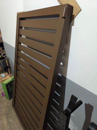 Puerta cancela exterior marrón nueva