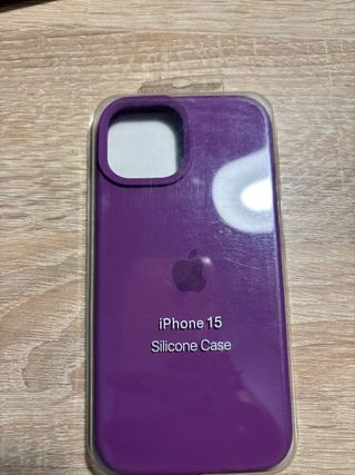 Funda iPhone 15 Silicona Morado Original