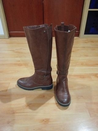 Botas altas de piel marrones talla 38