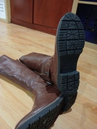Botas altas de piel marrones talla 38