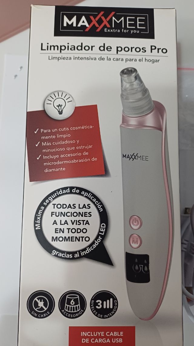 Limpiador de poros Maxxmee rosa y blanco