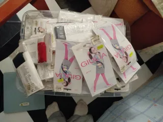 120 unidades de medias de niña Giulia varios colo