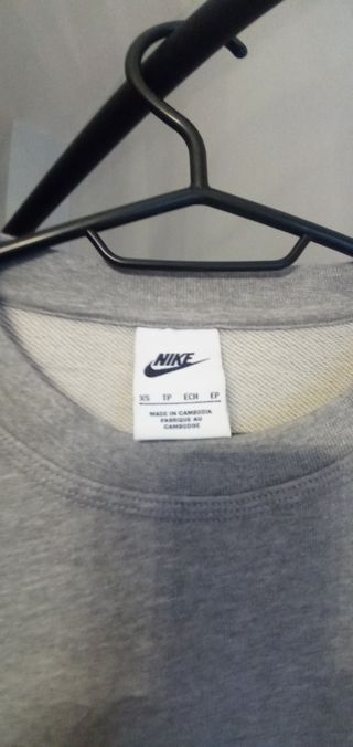 Sudadera gris Nike XS. Chicos 12/14 años
