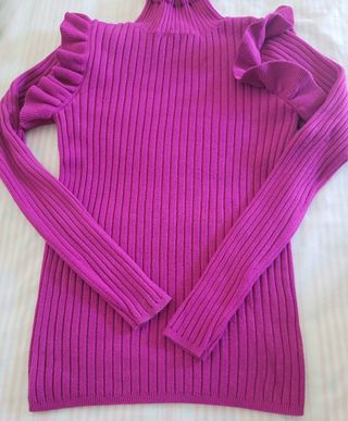 JERSEY CUELLO ALTO MORADO.