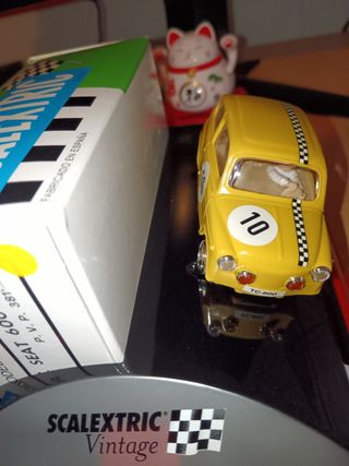 Scalextric Vintage Seat 600 Amarillo