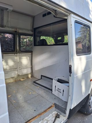 Nissan Trade 3.0 2002