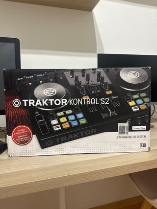 Controlador DJ Traktor Kontrol S2