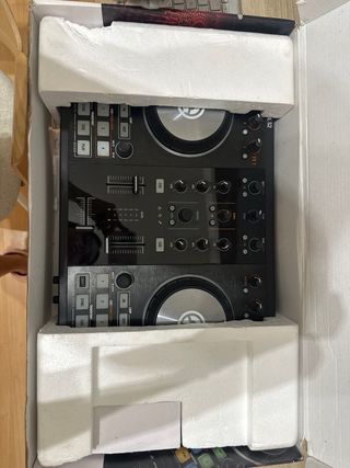 Controlador DJ Traktor Kontrol S2
