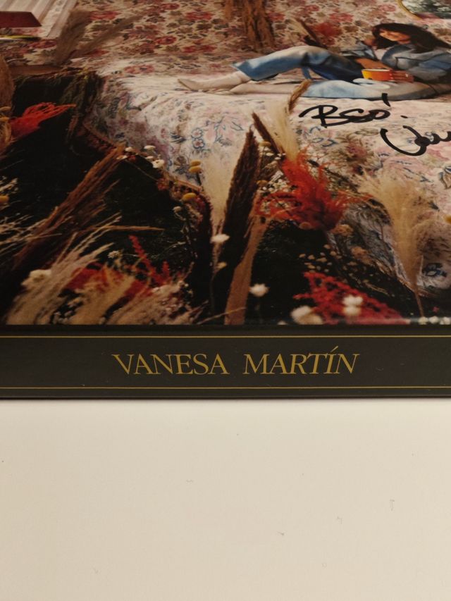 Edición Vinilo Vanesa Martín firmado + CD + cinta