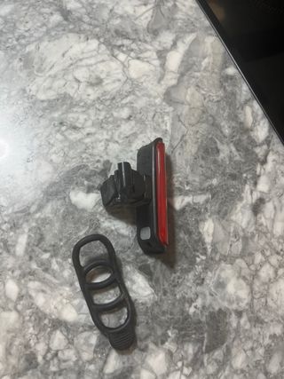 Luz roja trasera de bicicleta