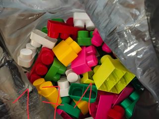 Bloques de madera , plástico y juegos de mesa