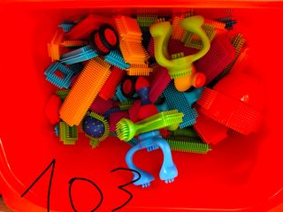 Bloques de madera , plástico y juegos de mesa