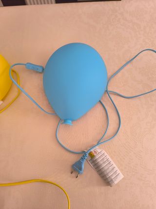Dos lámparas Globo Pared Azul y Amarillo