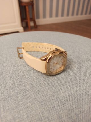 Reloj Parfois Beige y Dorado