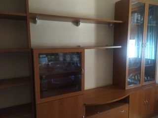 Mueble de salón madera y cristal
