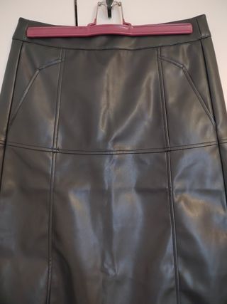 Falda midi negra