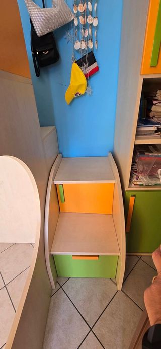 Cameretta arancione e verde