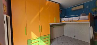 Cameretta arancione e verde