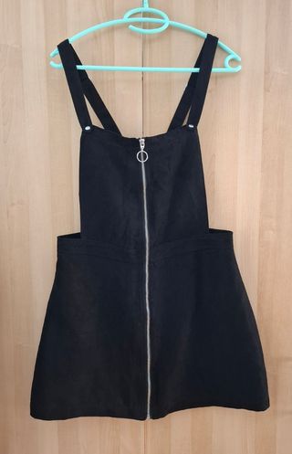 Vestido negro con cremallera
