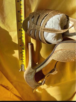 Zapato fiesta dorado talla 38.5