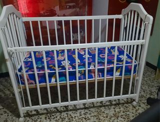 Cuna para bebé blanca
