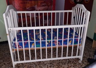 Cuna para bebé blanca