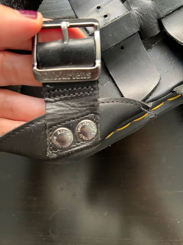 Sandalias Dr. Martens Cangrejeras Piel Unisex