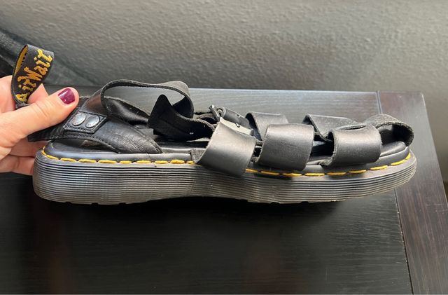 Sandalias Dr. Martens Cangrejeras Piel Unisex