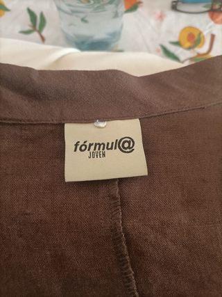 Traje de mujer marrón