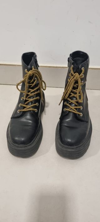 Botas estilo Dr. Martens Piel Negra de pull & bear