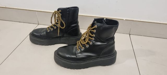 Botas estilo Dr. Martens Piel Negra de pull & bear