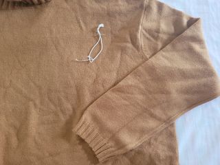 JERSEY CUELLO VUELTO MARRÓN.
