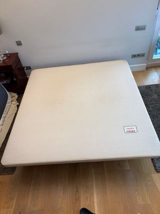 Base tapizada 1.80x1.90 con patas