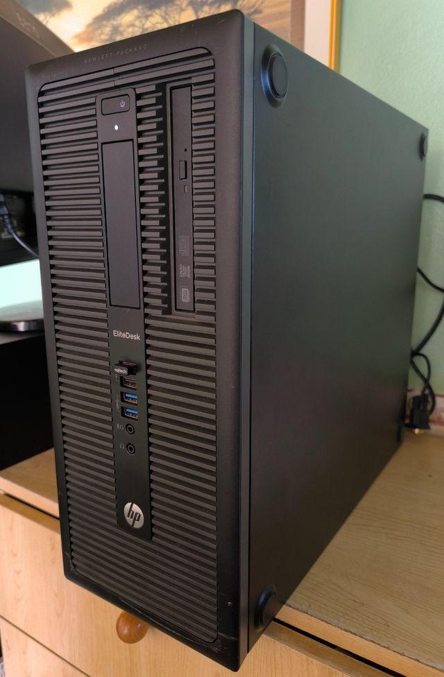  Computer i7, 24 GB di RAM. WIFI SSD W11. Programmi.