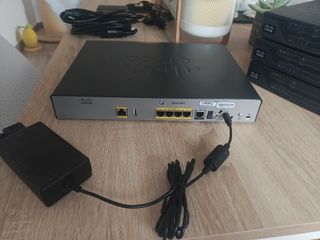Router Cisco 881-K9