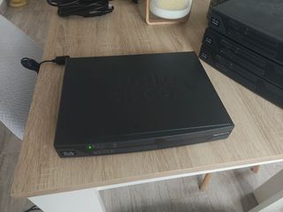 Router Cisco 881-K9