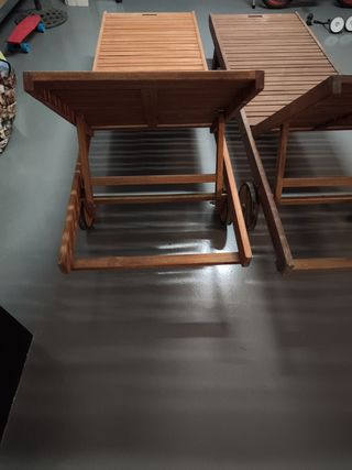 Tumbonas de madera con ruedas