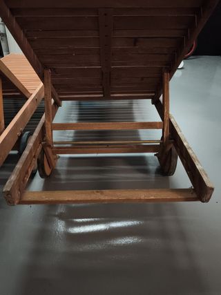 Tumbonas de madera con ruedas