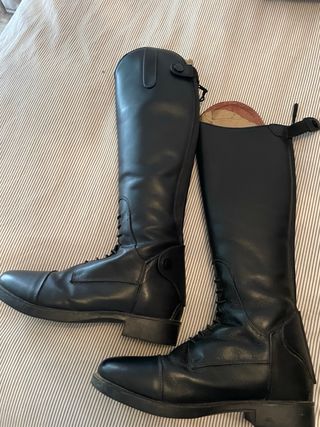 Equipo de equitación niña.